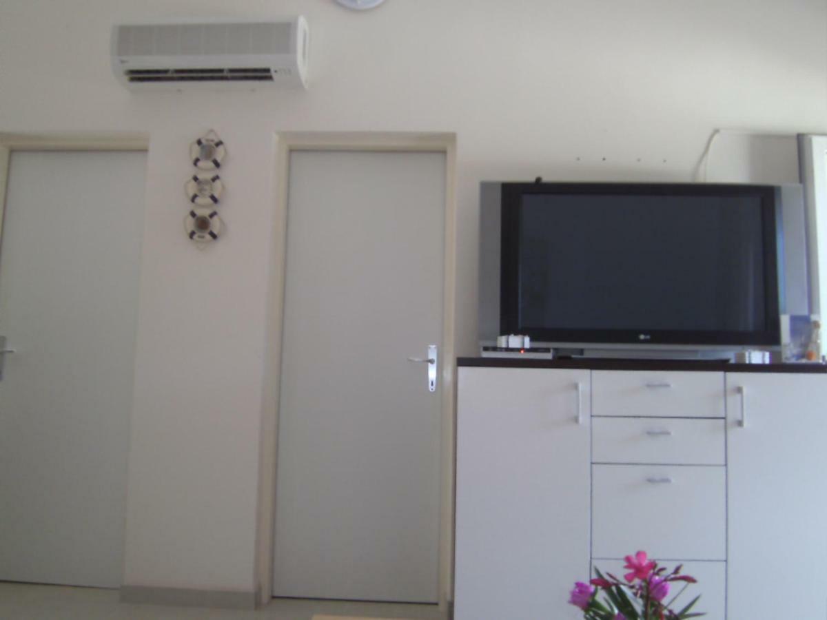 Apartments Vir Delfin Εξωτερικό φωτογραφία