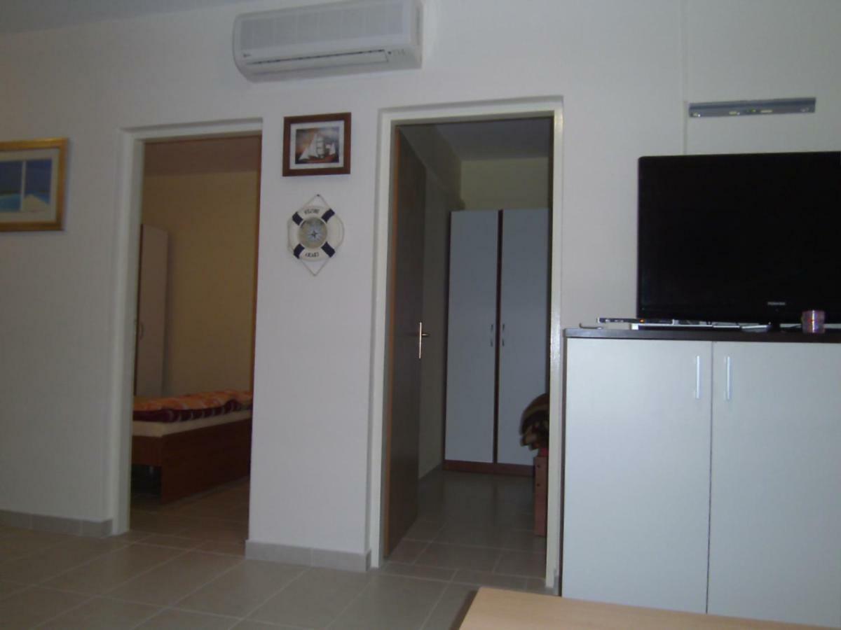 Apartments Vir Delfin Εξωτερικό φωτογραφία