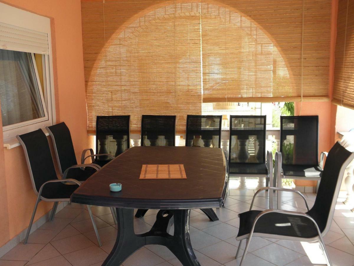 Apartments Vir Delfin Εξωτερικό φωτογραφία