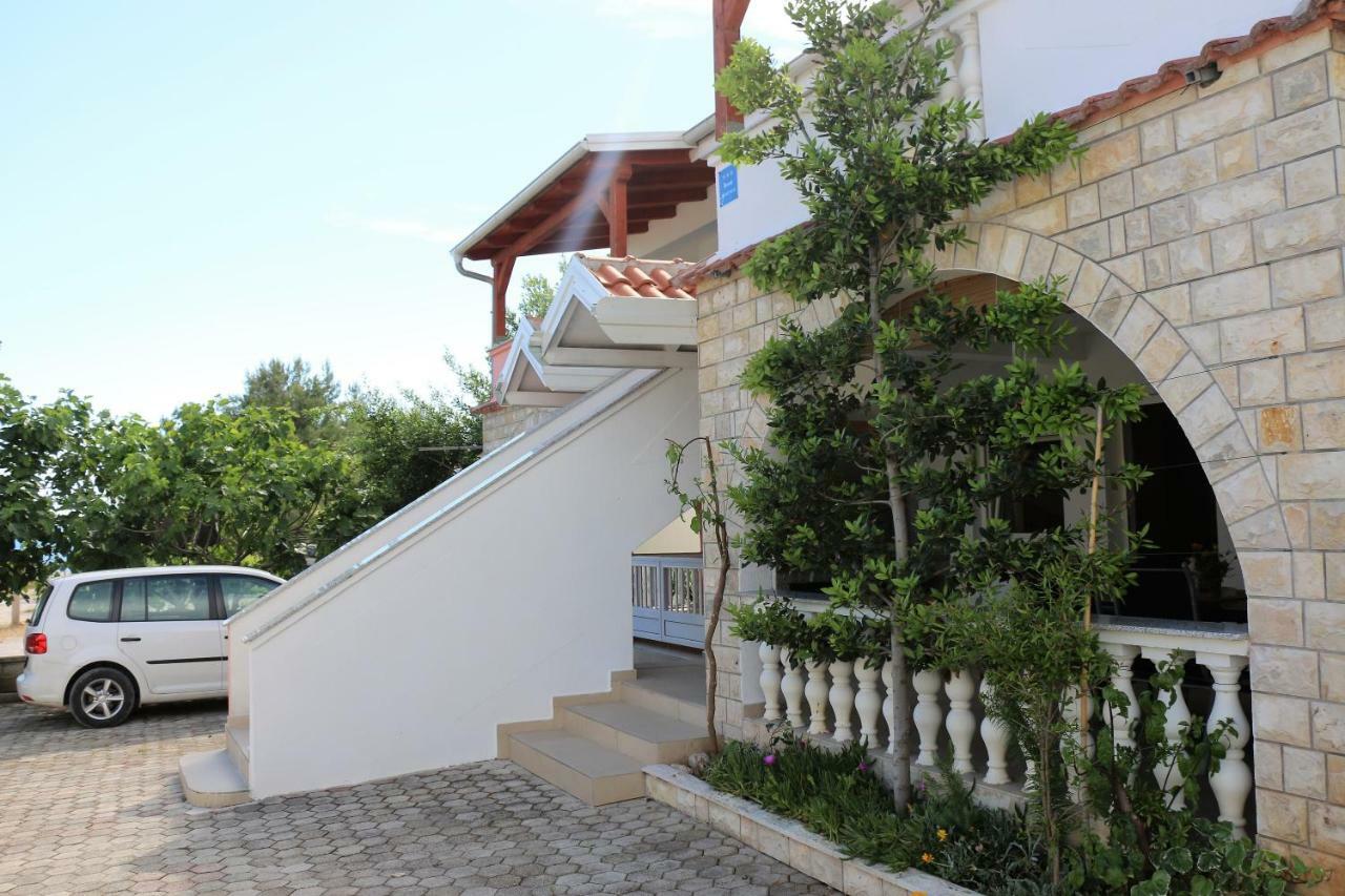 Apartments Vir Delfin Εξωτερικό φωτογραφία