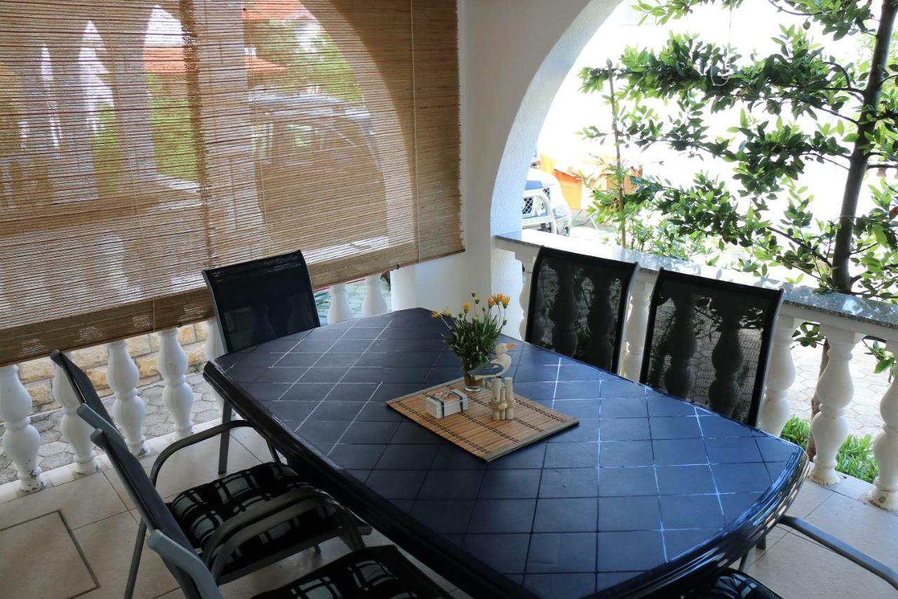 Apartments Vir Delfin Εξωτερικό φωτογραφία