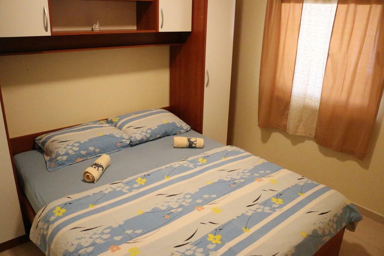 Apartments Vir Delfin Εξωτερικό φωτογραφία