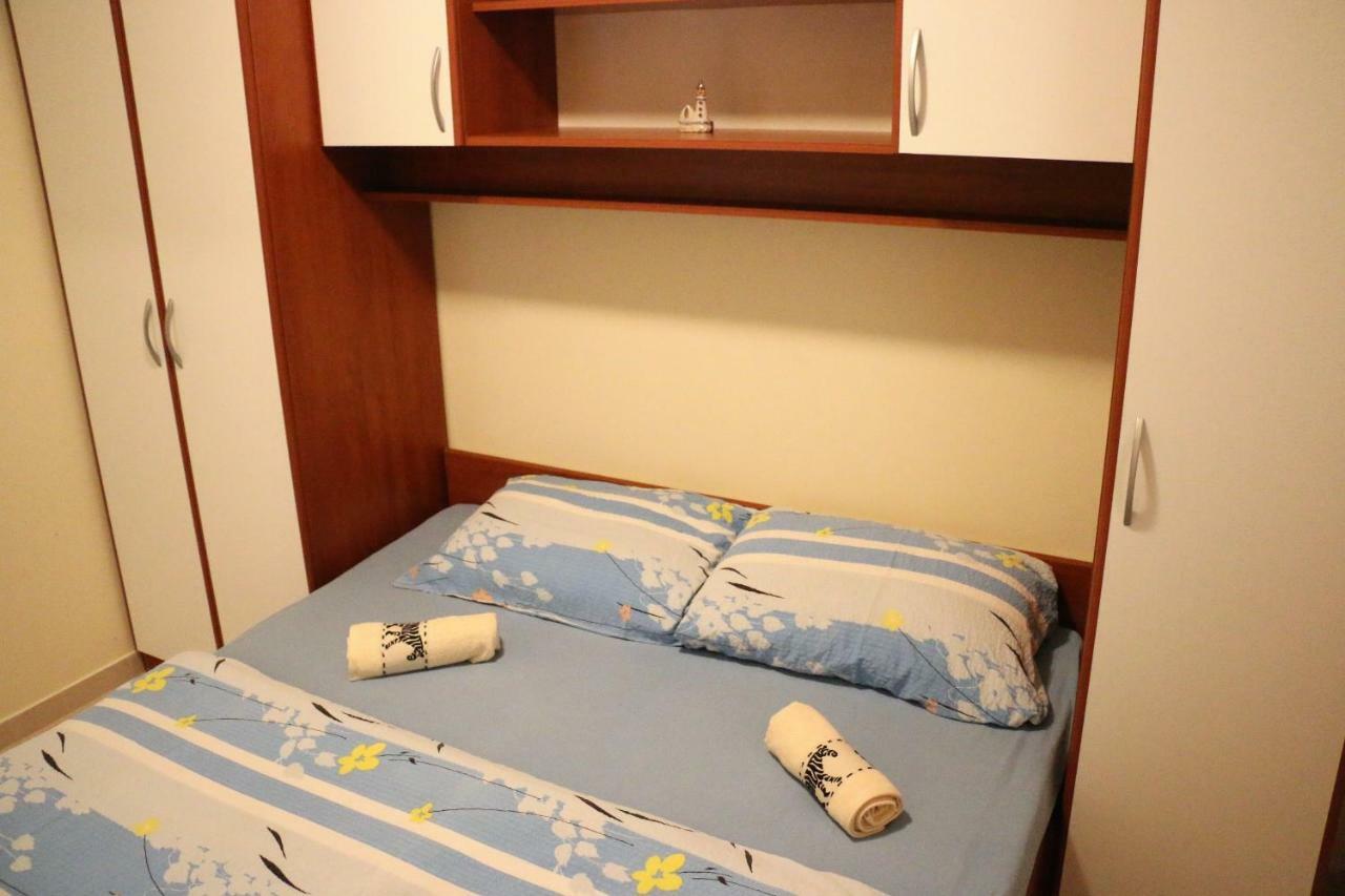 Apartments Vir Delfin Εξωτερικό φωτογραφία
