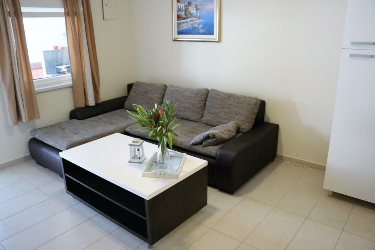 Apartments Vir Delfin Εξωτερικό φωτογραφία