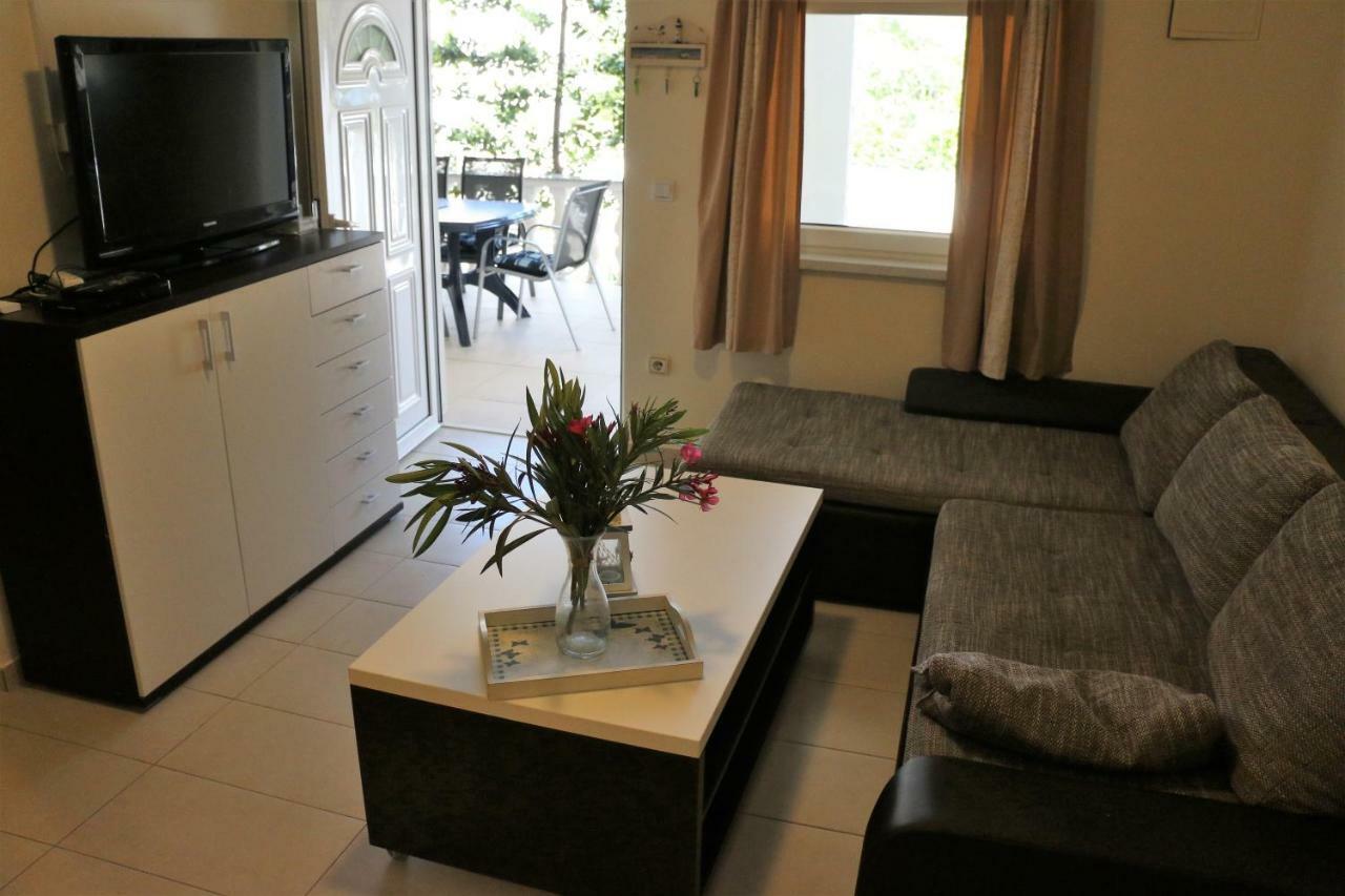 Apartments Vir Delfin Εξωτερικό φωτογραφία