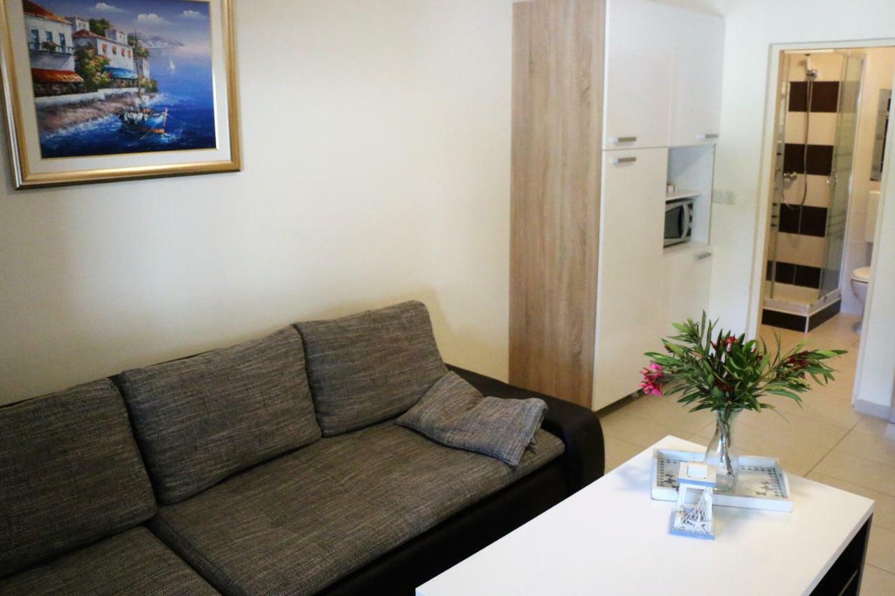Apartments Vir Delfin Εξωτερικό φωτογραφία