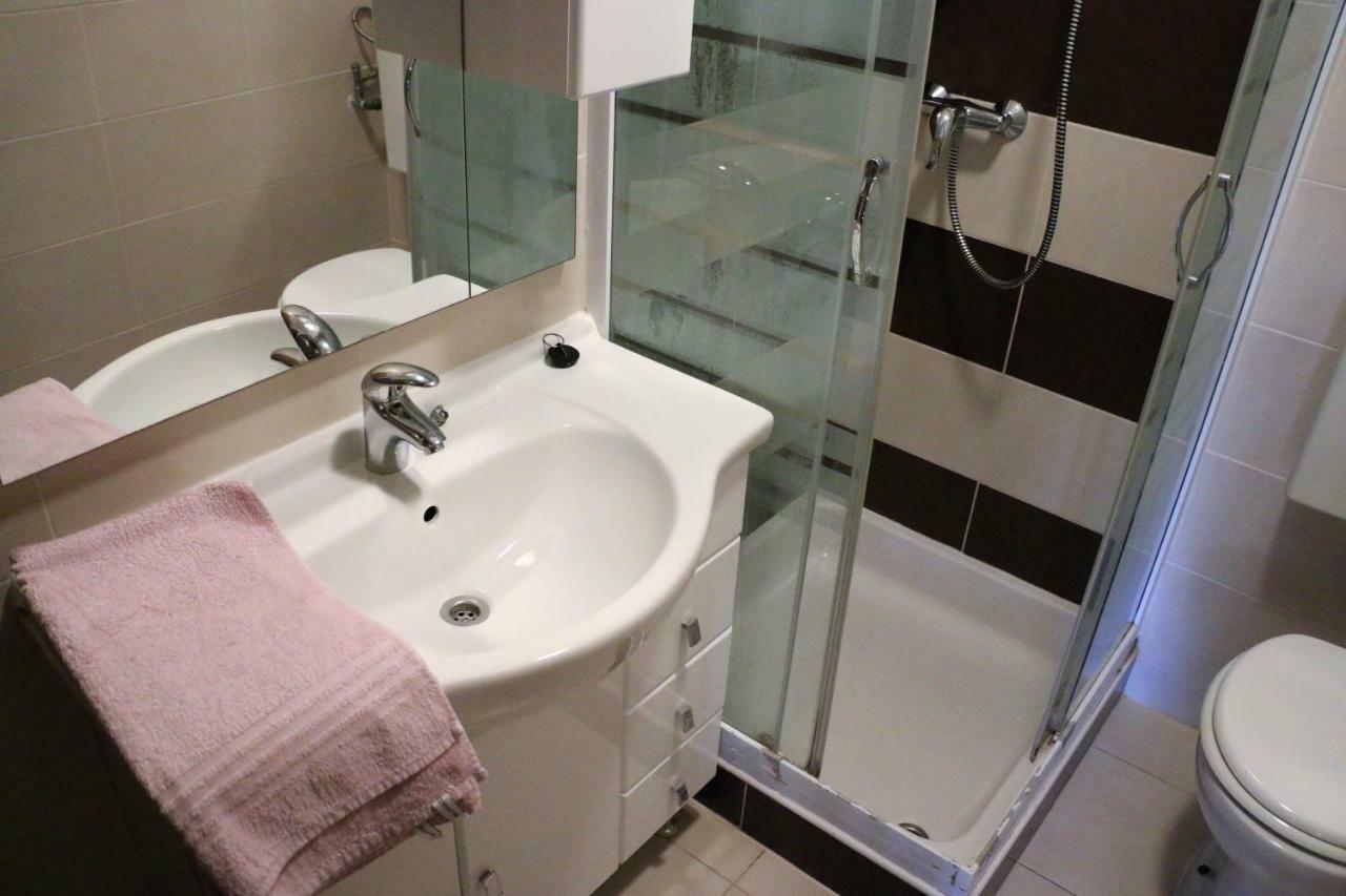 Apartments Vir Delfin Εξωτερικό φωτογραφία