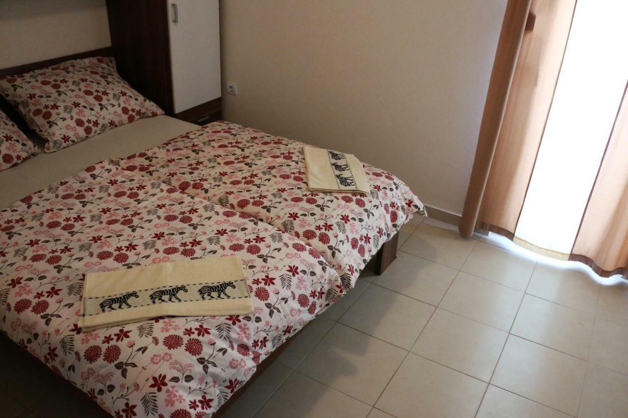 Apartments Vir Delfin Εξωτερικό φωτογραφία