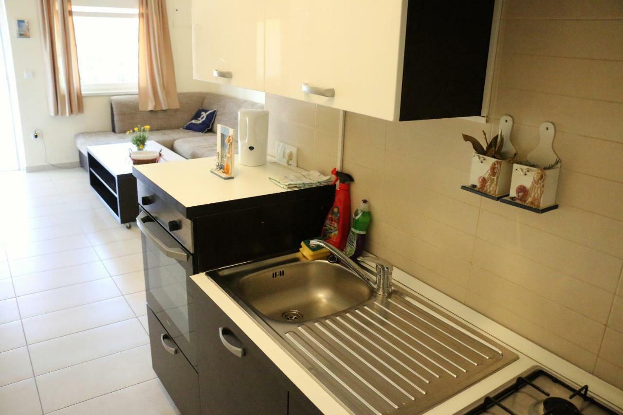 Apartments Vir Delfin Εξωτερικό φωτογραφία